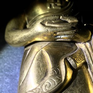An inscribed Chinese gilt bronze figure of Buddha standing, Qianlong — 照片 17