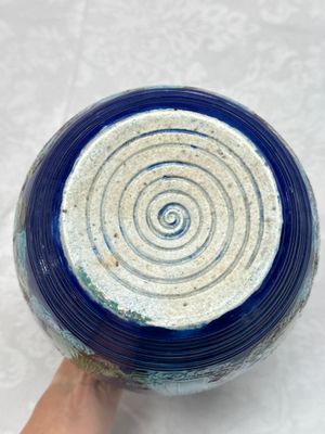 An inscribed Chinese polychrome-glazed blue-ground 'Eight Immortals' vase — foto 8