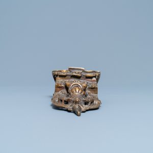 An inscribed silver- and brass-inlaid gilt bronze Jain shrine, India, 18/19th C. — 照片 6