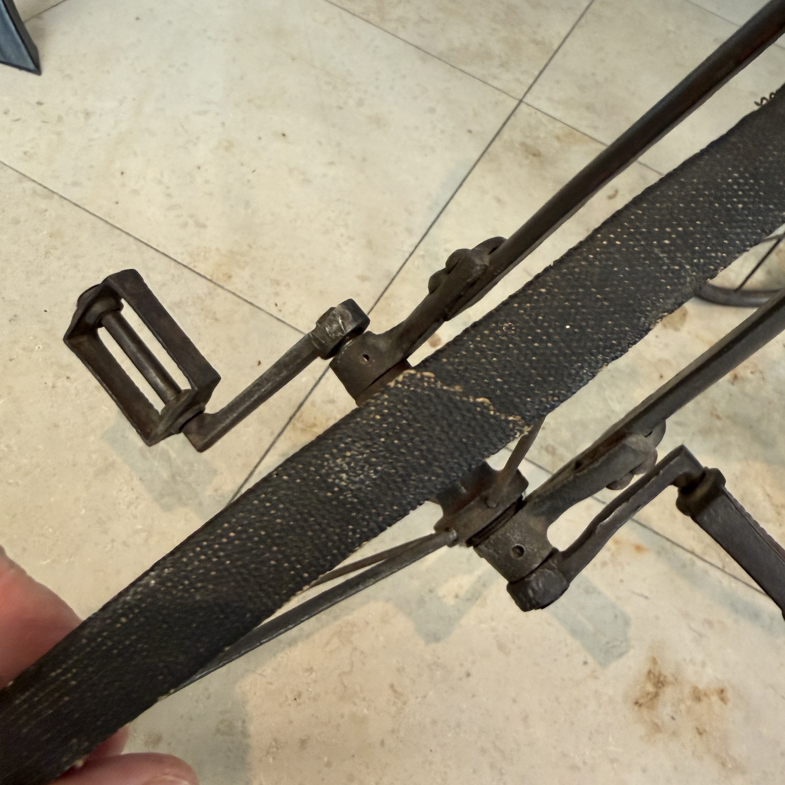 An iron child's tricycle or velocipede — 照片 12