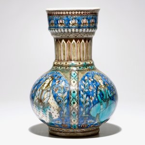An Islamic Qajar pottery bottle-shaped vase, Iran, 19th C. — 照片 2