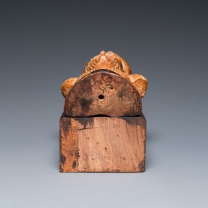 An Italian alabaster bust of a bearded man on a later wooden stand, 16th C. — 照片 7