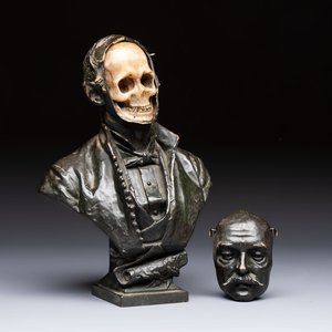 An Italian bronze 'Memento Mori' bust with removable face, 19/20th C. — photo 1