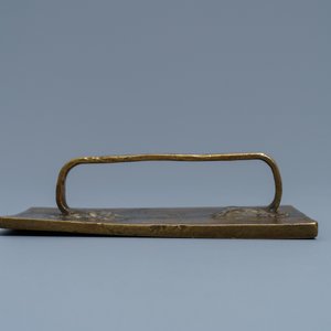 An Italian bronze pax with a 'Crucifixion' plaquette after a design by Moderno, ca. 1500 — photo 3