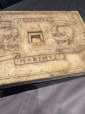 An Italian ecclesiastical marble altar plaque with 'Memento Mori' engraving, 19th C. — photo 7