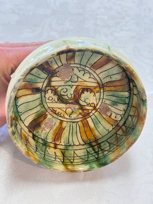 An Italian incised slipware footed bowl, 16/17th C. — photo 3