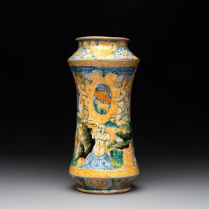An Italian maiolica albarello with the arms of Boerio, Angelo and Ludovico Picchi workshop, Casteldurante, ca. 1562-1563 — 照片 1