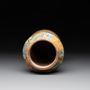 An Italian maiolica albarello with the arms of Boerio, Angelo and Ludovico Picchi workshop, Casteldurante, ca. 1562-1563 — 照片 6