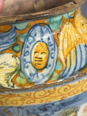An Italian maiolica albarello with the arms of Boerio, Angelo and Ludovico Picchi workshop, Casteldurante, ca. 1562-1563 — 照片 13