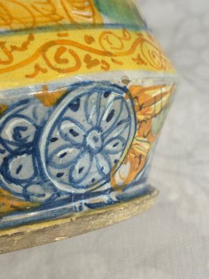 An Italian maiolica albarello with the arms of Boerio, Angelo and Ludovico Picchi workshop, Casteldurante, ca. 1562-1563 — 照片 14