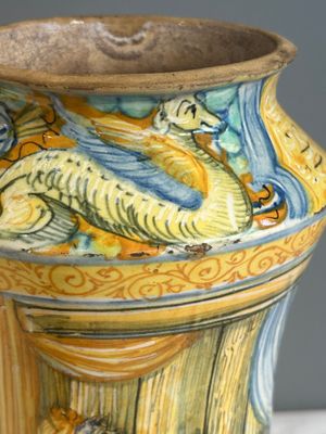 An Italian maiolica albarello with the arms of Boerio, Angelo and Ludovico Picchi workshop, Casteldurante, ca. 1562-1563 — 照片 6