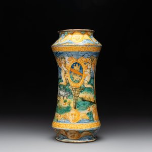An Italian maiolica albarello with the arms of Boerio, Angelo and Ludovico Picchi workshop, Casteldurante, ca. 1562-1563 — 照片 1