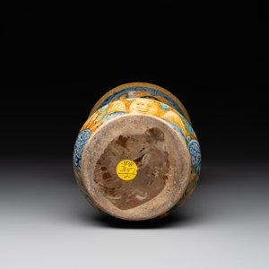 An Italian maiolica albarello with the arms of Boerio, Angelo and Ludovico Picchi workshop, Casteldurante, ca. 1562-1563 — 照片 7
