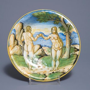 An Italian maiolica deep plate with 'Adam and Eve', Urbino, 2nd half 16th C. — 照片 1