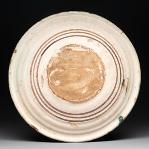 An Italian maiolica dish with a lady, Montelupo, 17th C. — photo 2
