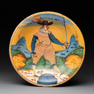 An Italian maiolica dish with a swordsman, Montelupo, early 17th C. — photo 1