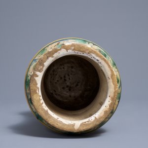An Italian maiolica drug jar of 'albarello' type, Palermo, 1st half 17th C. — photo 5