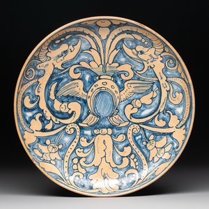 An Italian maiolica heraldic dish, Gubbio, 19th C. — 照片 1