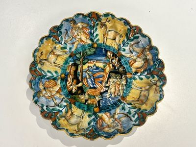 An Italian maiolica 'Istoriato' crespina with Diana and Actaion, workshop of Angelo and Ludovico Picchi, Casteldurante, ca. 1550 — foto 11