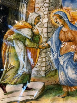 An Italian maiolica 'Istoriato' crespina with The Visitation of Mary to Elizabeth, workshop of Maestro Domenego, Venice, ca. 1570 — photo 2