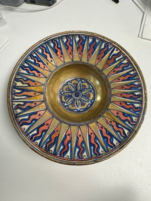 An Italian maiolica lustreware deep plate, Gubbio, 16th C. — foto 1