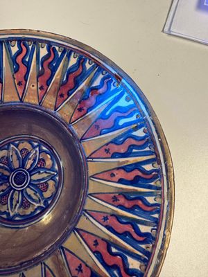 An Italian maiolica lustreware deep plate, Gubbio, 16th C. — foto 16