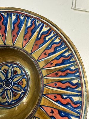 An Italian maiolica lustreware deep plate, Gubbio, 16th C. — foto 4