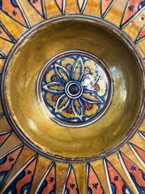 An Italian maiolica lustreware deep plate, Gubbio, 16th C. — foto 7