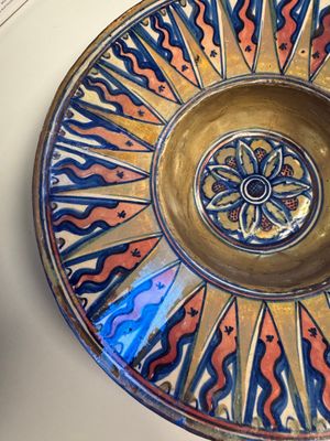 An Italian maiolica lustreware deep plate, Gubbio, 16th C. — foto 10