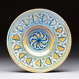 An Italian maiolica lustreware plate, Deruta, 16th C. — photo 1