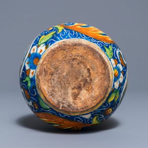 An Italian maiolica pharmacy bottle, Venice, 2nd half 16th C. — photo 5