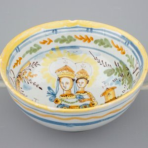 An Italian maiolica pilgrim's souvenir bowl, 18/19th C. — 照片 1