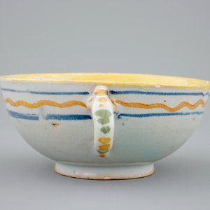 An Italian maiolica pilgrim's souvenir bowl, 18/19th C. — 照片 6