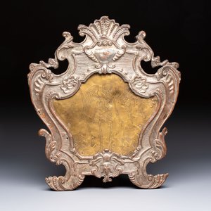An Italian ‘Memento Mori’ brass plate with skeleton engraving, mounted in an altar card, 18/19th C. — 照片 1