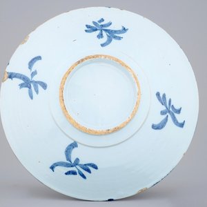 An Italian Savona dish with a putto, 18th C. — photo 2