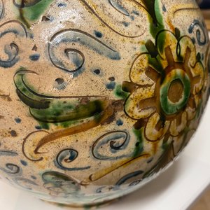 An Italian sgraffito pharmacy bottle, probably Tuscany, 17th C. — photo 11