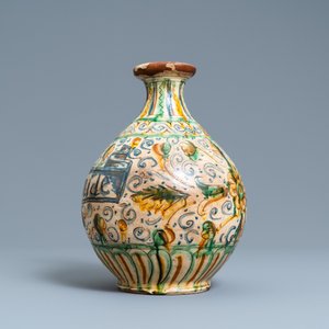 An Italian sgraffito pharmacy bottle, probably Tuscany, 17th C. — photo 4