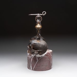An Italian 'vanitas' or 'memento mori' composition with skulls and forged iron mount, 18/19th C. — 照片 2