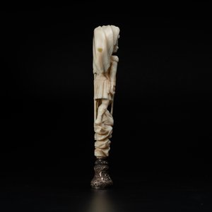 An ivory and silver seal stamp with a hussar handle, 19th C. — photo 4