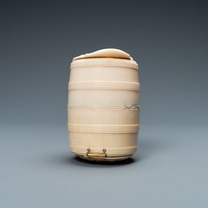 An ivory barrel-shaped 'Bacchanalia' box, France, 18th C. — photo 3