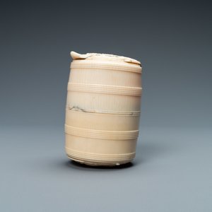 An ivory barrel-shaped 'Bacchanalia' box, France, 18th C. — photo 4