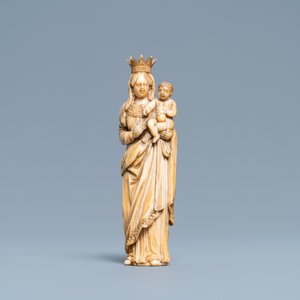 An ivory figure of a Madonna with child, probably France, 17th C. — 照片 2