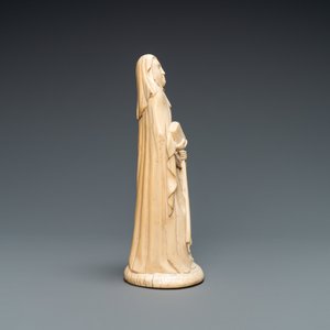 An ivory figure of an abbess, probably Dieppe, France, 19th C. — 照片 5