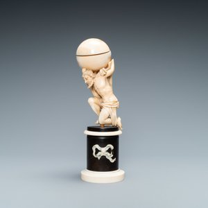 An ivory figure of Atlas carrying the globe, probably Dieppe, 19th C. — 照片 2