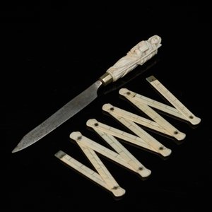 An ivory-handled knife depicting the theological virtue of faith and an ivory folding tailor's ruler, 17/18th and 19th C. — 照片 2