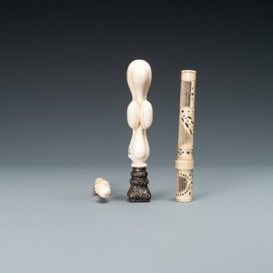 An ivory 'Stanhope' miniature umbrella with microscopical views on Paris, a seal stamp and a bone needle case, 19th C. — photo 5