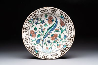 An Iznik 'saz leaf' pottery dish, Turkey, late 16th C