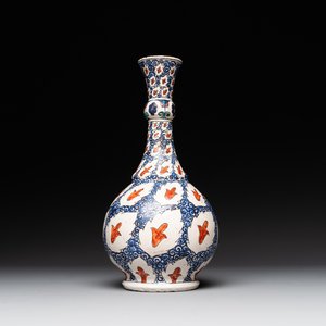 An Iznik-style bottle vase, probably Samson Paris, 19th C. — photo 1