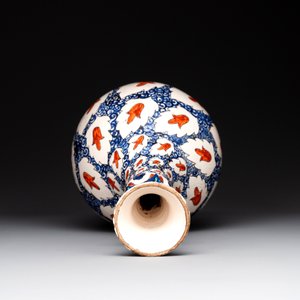 An Iznik-style bottle vase, probably Samson Paris, 19th C. — photo 3