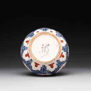 An Iznik-style bottle vase, probably Samson Paris, 19th C. — photo 4